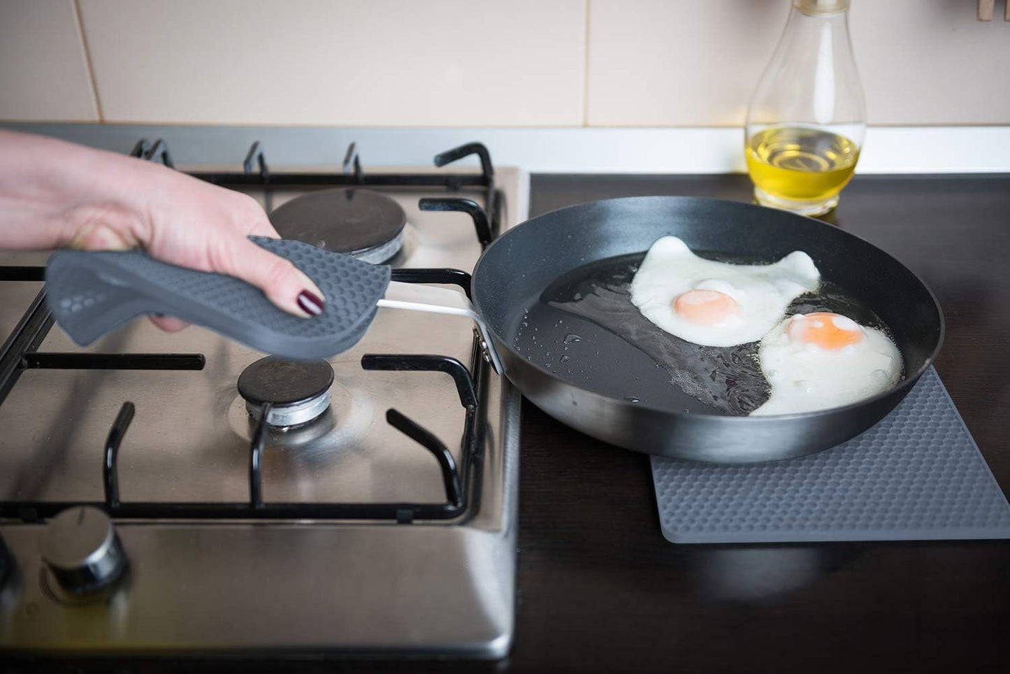 Silicone Trivet Mats - Pot Holders - Drying Mat Our Potholders Kitchen Tools Is Heat Resistant to 440°F, Non-Slip Durable Flexible Easy to Wash and Dry and Contains 4 Pcs by .